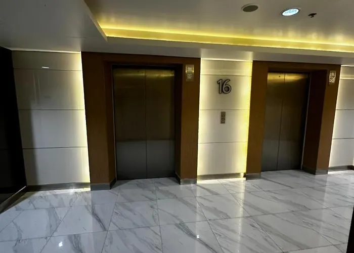 Shore 3 Mall Of Near Airport Road Hotel 4*