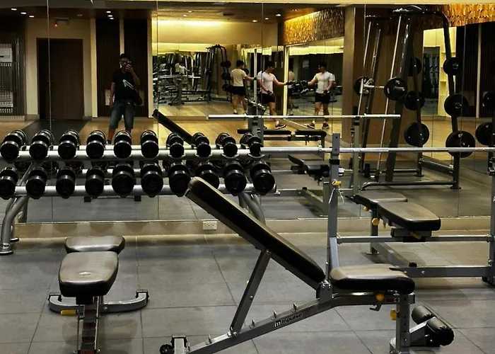 Shore 3 Mall Of Near Airport Road Hotel 4*